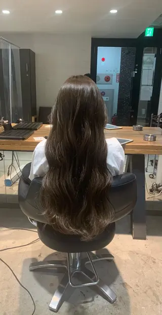 ロング カラー パーマ 🌈艶髪/髪質改善 新宿itouのヘアスタイル