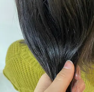 ミディアム カラー サイトウ アカネのヘアスタイル