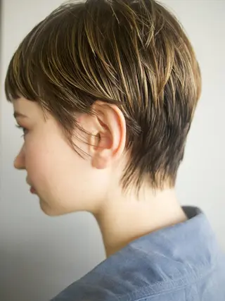 ショート nuu所属・💜ショート💜 ウルフ、ボブ二色亜美のヘアスタイル