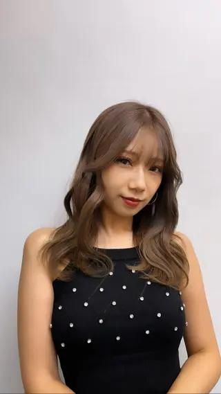 ロング カラー ヘアアレンジ 渡 汐音のヘアスタイル