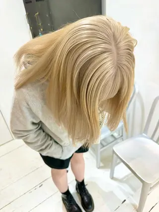 セミロング カラー kai .のヘアスタイル