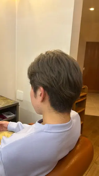 カラー メンズ 坂崎 千帆のヘアスタイル