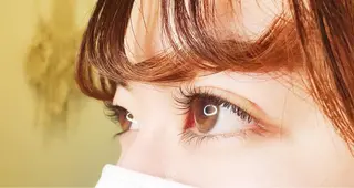 ネイル マツエク・マツパ アイブロウ ネイル&アイ　QUEEN&CRIMSON所属・眉WAX/ピーリング ホワイトニングの眉毛・アイブロウイメージ