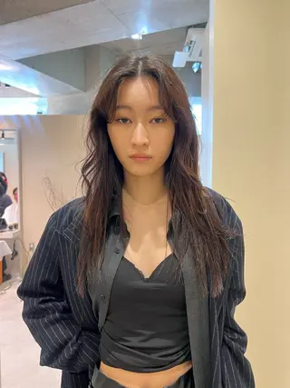 ロング 加藤木麻彩 NEROのヘアスタイル