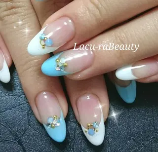 ネイル 小顔と腸の専門店 ラクーラビューティのエステ・リラクイメージ