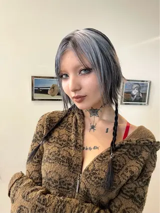 ミディアム カラー レイヤーカットとハイ トーン/HIROKIのヘアスタイル