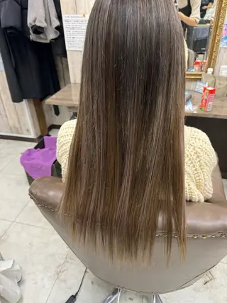 ミディアム 土屋朱理/ ハイトーンカラーのヘアスタイル