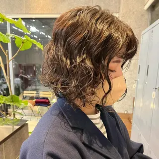 ミディアム パーマ ボブハイトーン🦖 デザインMAMIのヘアスタイル
