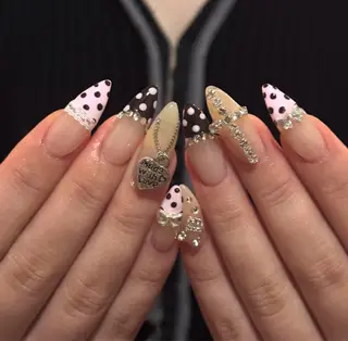 ネイル Chisa Nail Studio所属・チ サのネイルデザイン