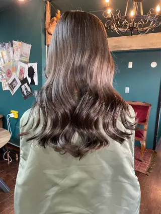 ロング カラー vivre libre所属・仲村 真里奈のヘアスタイル