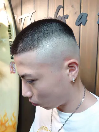 ショート サンフラット所属・岡林 選のヘアスタイル