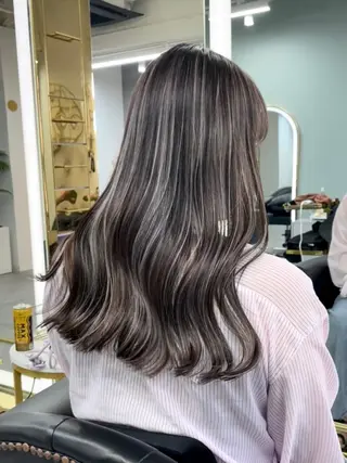 セミロング senjyu GINZA所属・バレイヤージュ/ハイ ライト/庄司鉄平のヘアスタイル