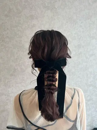 セミロング ヘアアレンジ Rio/ヘアセット/ ハイトーンカラーのヘアスタイル