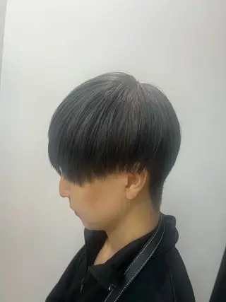 カラー メンズ ダブルカラー寒色系 ボリューム改善ハヤトのヘアスタイル