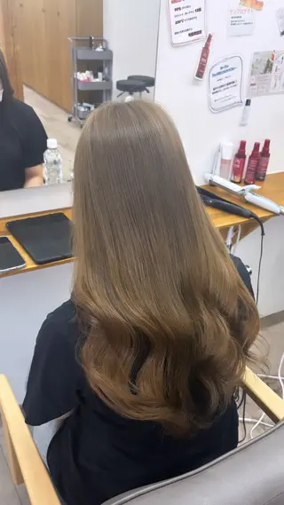 ロング カラー 伴 星来のヘアスタイル
