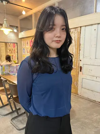 ロング ハイトーン/顔まわり レイヤー/YUKAのヘアスタイル