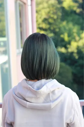 ショート カラー Viage （ビアージュ）のヘアスタイル