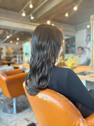 ロング カラー 髪質改善カラー ベージュ🤎YUMEのヘアスタイル