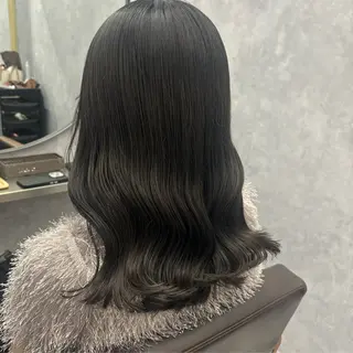 ミディアム カラー NUMBER_ ユイナのヘアスタイル