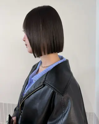 ショート ブリーチ＆ハイライト デザイン艶カラーみくのヘアスタイル