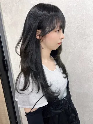 ロング maya レイヤーカットのヘアスタイル