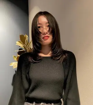 セミロング RINOSHORES YOKOHAMA.日本大通り店所属・ハイトーン nagisaのヘアスタイル