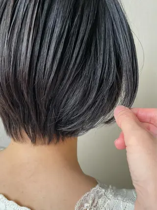 ショート カラー 沢田 瞳のヘアスタイル