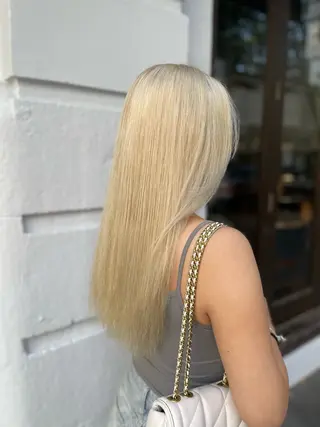 カラー Kana .のヘアスタイル