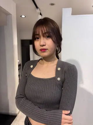 カラー NARVIS 菅田愛華のヘアスタイル