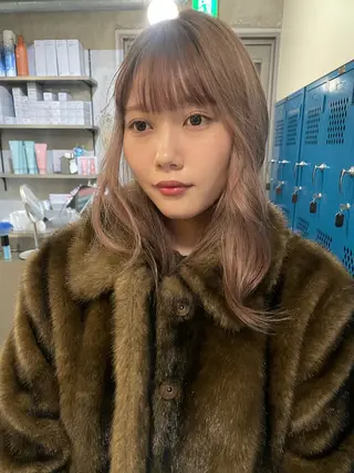 ミディアム カラー 金尾 凜のヘアスタイル
