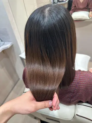 セミロング マツザキ チナツのヘアスタイル