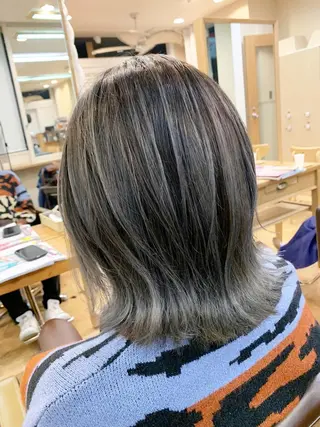 ミディアム カラー yuri🌼 NUMBER 天王寺のヘアスタイル