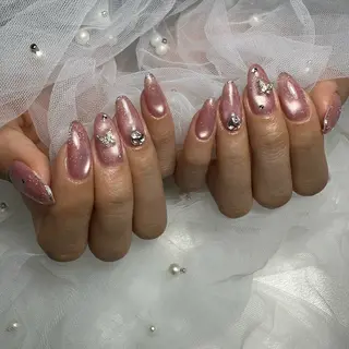 ネイル repos~ルポ~所属・里見 麗のネイルデザイン