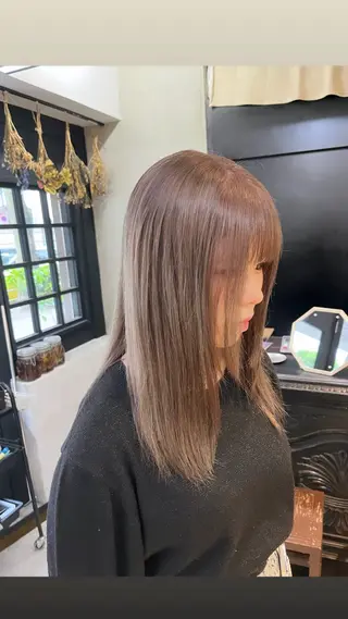 セミロング ツヤ髪縮毛矯正 🩶manamiのヘアスタイル