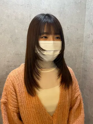 ロング 手塚 由佳のヘアスタイル