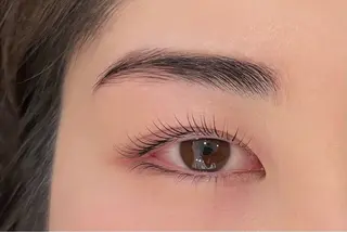 アイブロウ 山内 美乃莉のマツエク・マツパデザイン