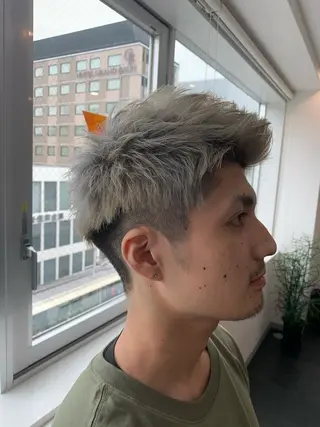 ショート ヨシミ カズヤのヘアスタイル