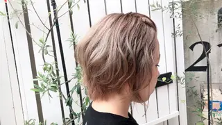 ショート カラー 縮毛矯正×髪質改善 カラー×クロスパーマのヘアスタイル