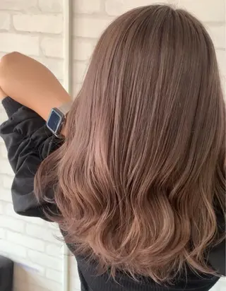 セミロング カラー ココテラス所属・小谷 梨奈のヘアスタイル