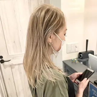 セミロング カラー Leia所属・ムラヨシ ショータのヘアスタイル