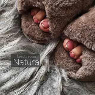 ネイル マツエク・マツパ アイブロウ beautyroom Naturaのネイルデザイン