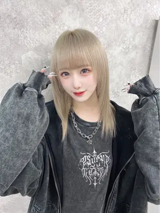 セミロング カラー 韓国ヘア特化💍 tiam💍ブリーチのヘアスタイル