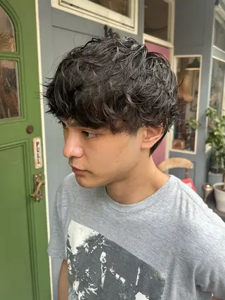 ショート パーマ メンズ 清水千優/パーマ/透 明感カラー/メンズのヘアスタイル