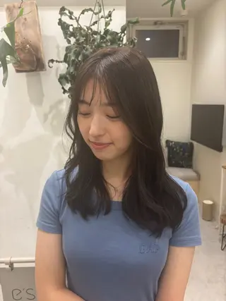 セミロング カラー rion🪽 /ワンカラーのヘアスタイル