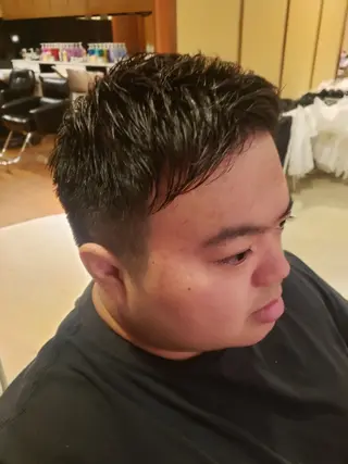 ショート カラー メンズ 馬野郁土 Uhair 本山店のヘアスタイル