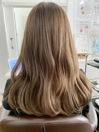 セミロング カラー ALO art hair所属・  AYARIのヘアスタイル