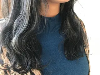 ロング カラー 入江 志穂のヘアスタイル