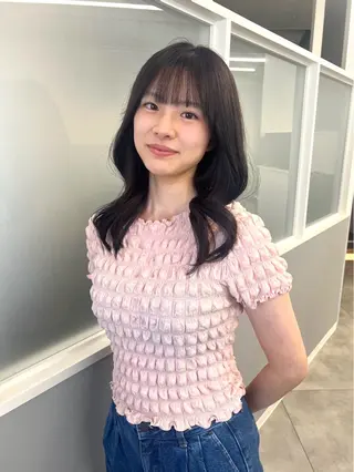 ミディアム カラー 椿原 克音のヘアスタイル