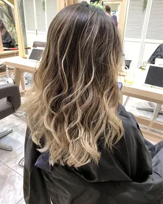 ロング カラー LUSTRE クロサワのヘアスタイル