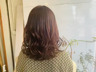 セミロング カラー よしだ しおりのヘアスタイル